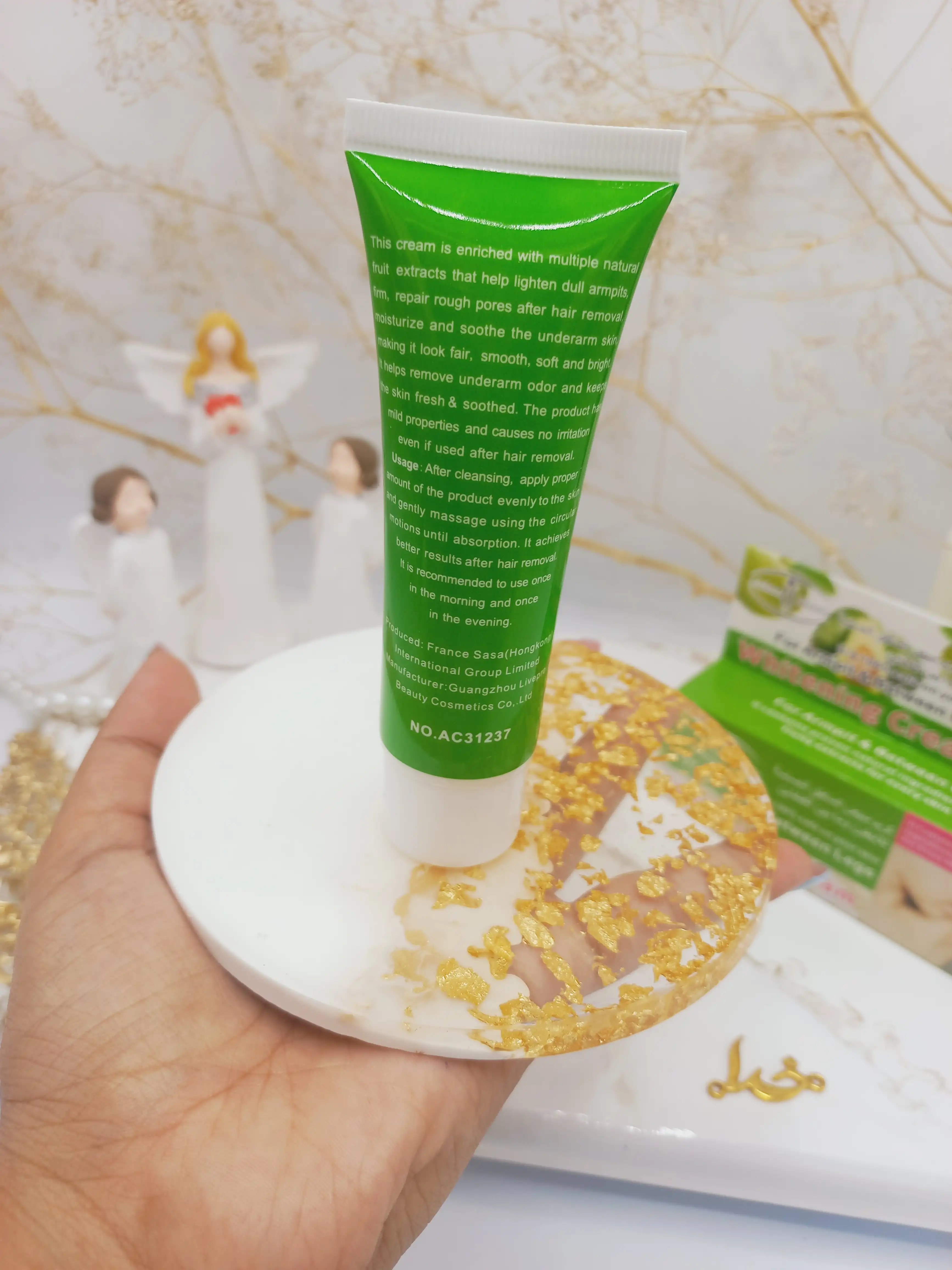 کرم روشن کننده و رفع تیرگی بدن آیچون بیوتی رایحه سیب و آووکادو AICHUN BEAUTY کد AC31237